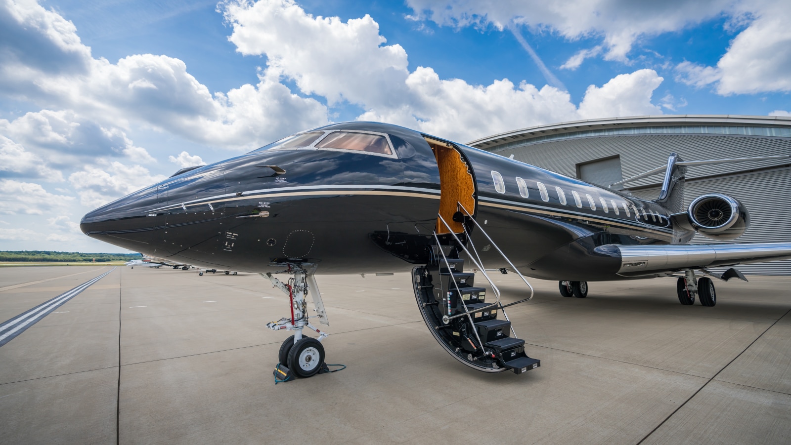Bombardier Global Express XRS / 6000 Exterior